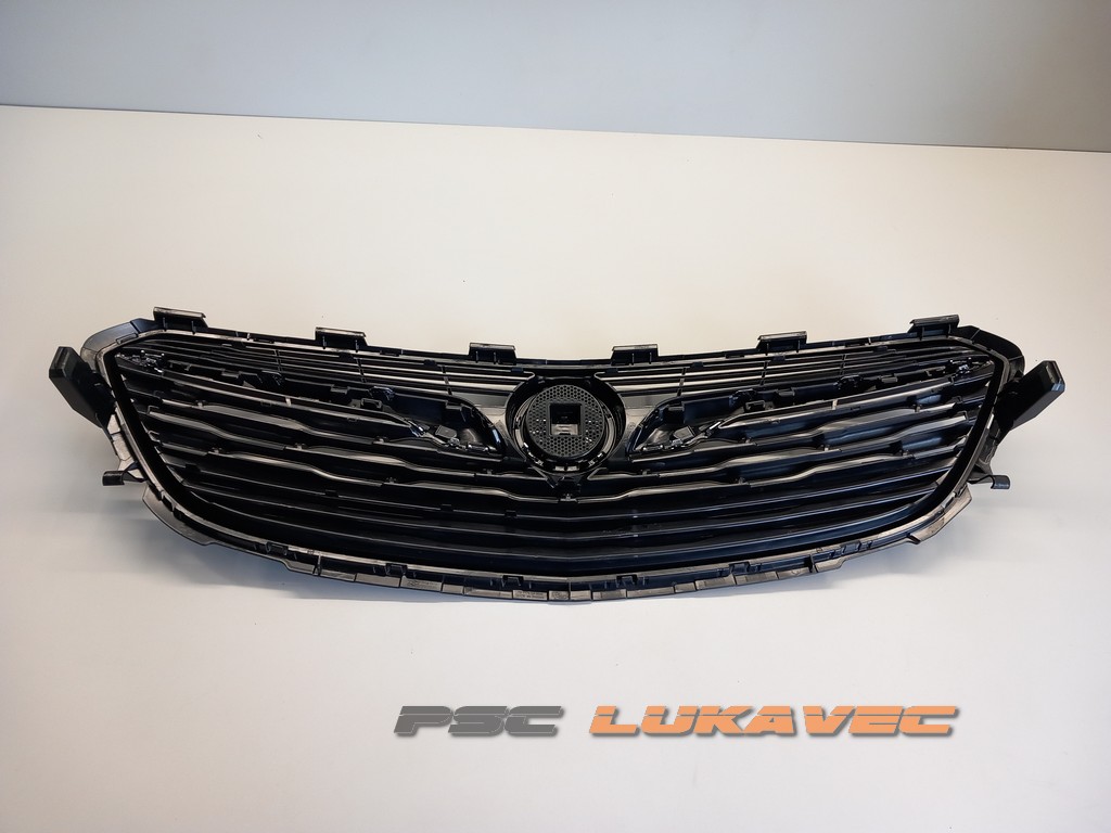 OPEL INSIGNIA B PREDNJA MASKA OPEL INSIGNIA RESETKA BRANIKA