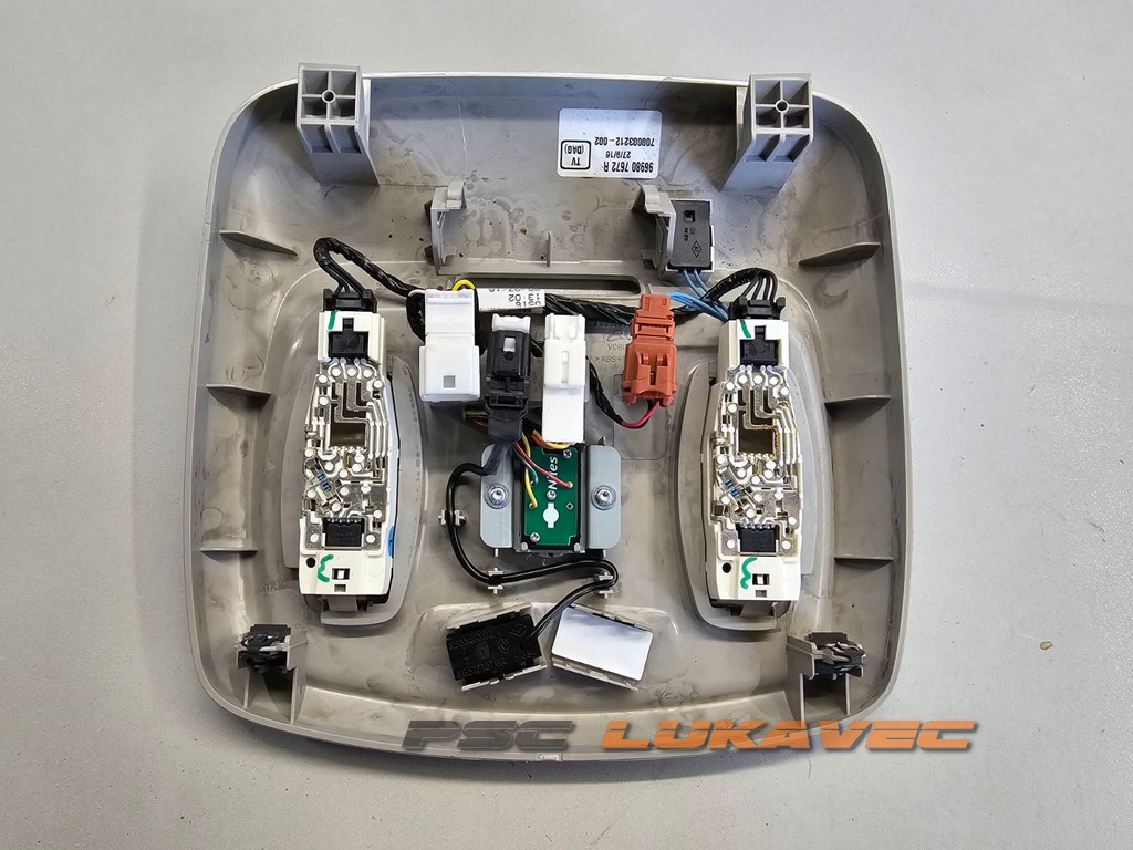 RENAULT KADJAR SVJETLO KABINE 969807672R