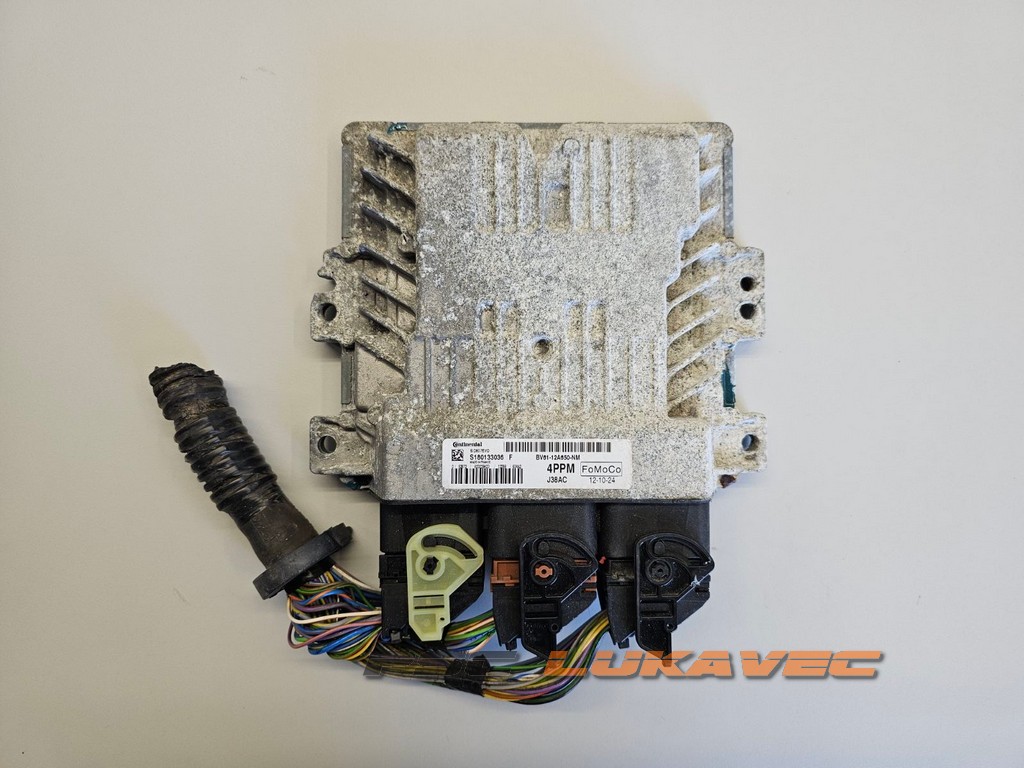 FORD FOCUS III KOMPJUTER MOTORA 1.6 TDCI S180133036F BV6112A650NM