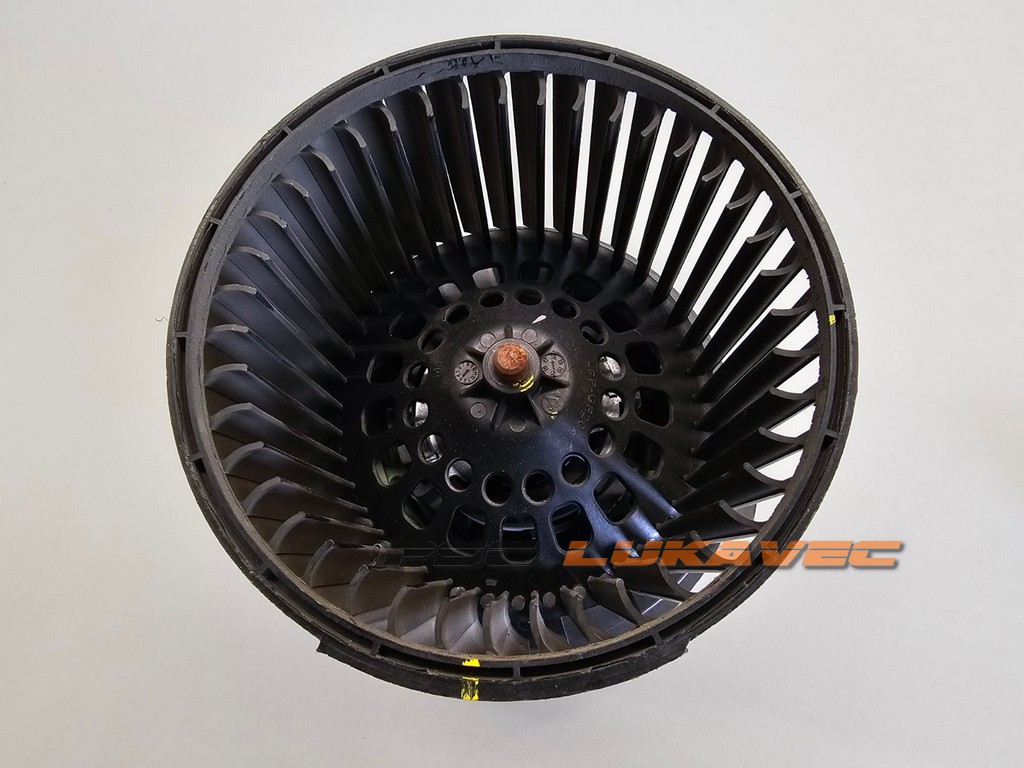 RENAULT CAPTUR VENTILATOR KABINE T1029527H 272101170R