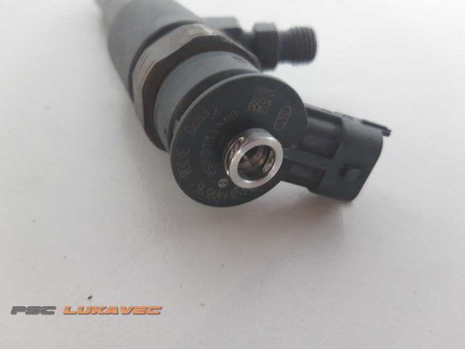 PEUGEOT 207 DIZNE 1.4 HDI 0445110339  BOSCH 2010.
