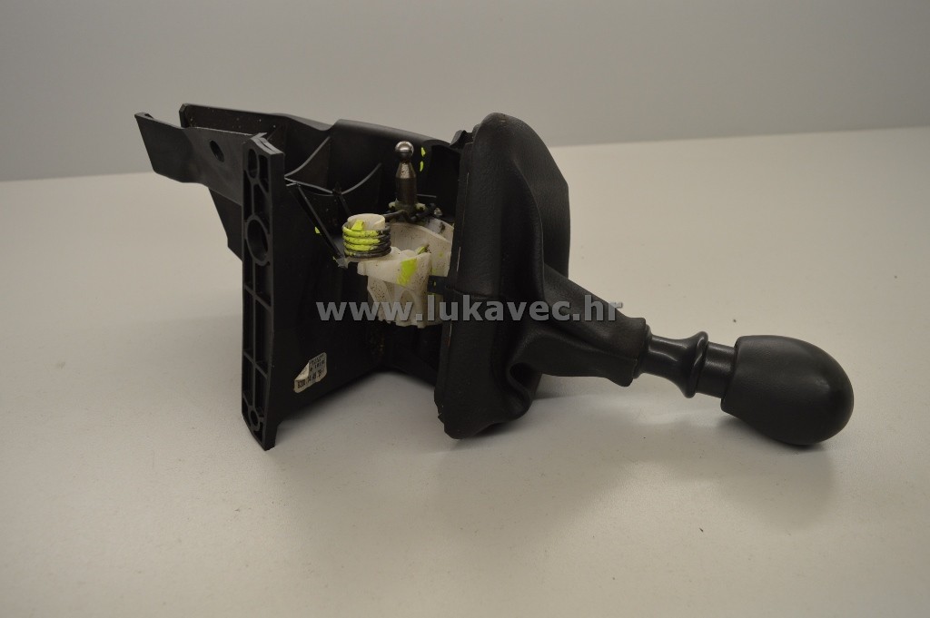 RENAULT MASTER RUČICA MJENJAČA SA KOŽOM 8200744935 8200273966