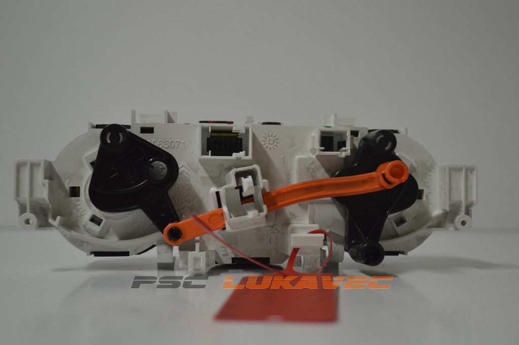 PEUGEOT 208 PREKIDAČI VENTILACIJE I KLIME 96722483ZD 2013.