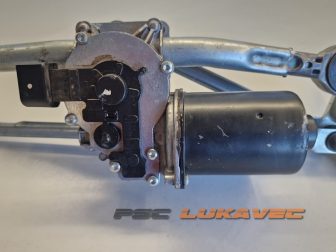 BMW 3 E90 MOTORIĆ BRISAČA PREDNJI SA ŠKARAMA 716171104 2006.
