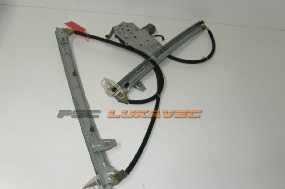 CITROEN BERLINGO PODIZAČ STAKLA  PREDNJI DESNI  0130821900 2006.
