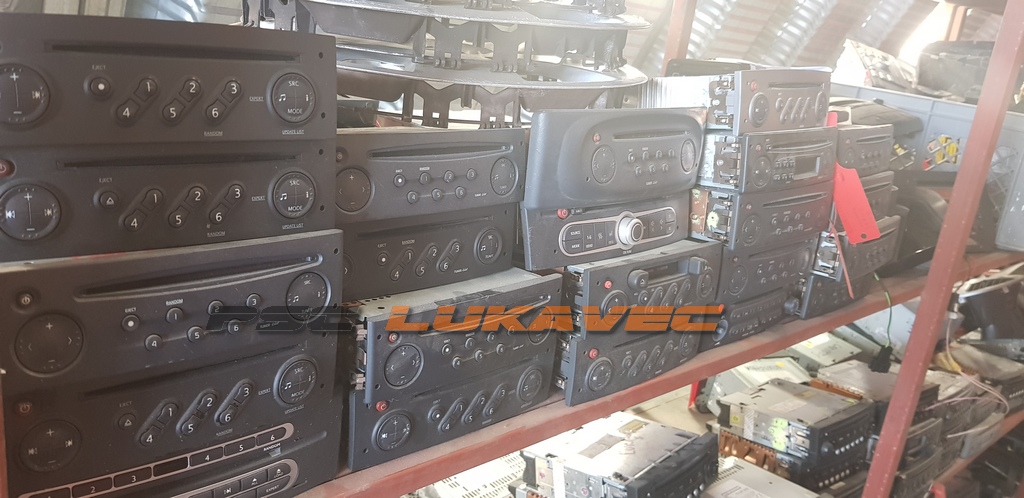 CITROEN RADIO RENAULT RADIO PEUGEOT RADIO