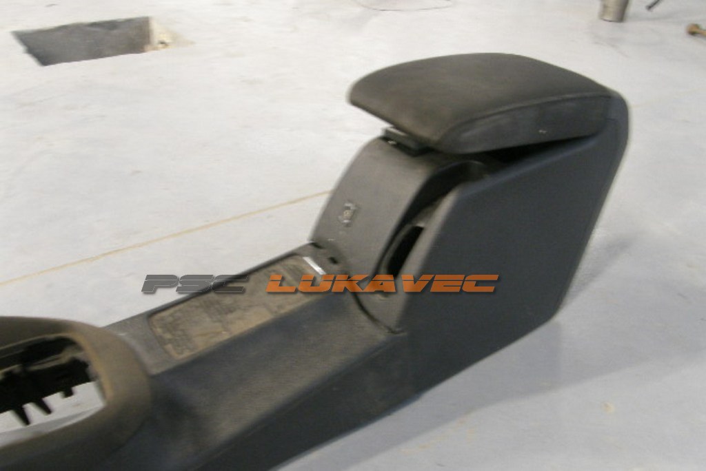 VW GOLF 6 NASLON ZA RUKU 5K0863241J