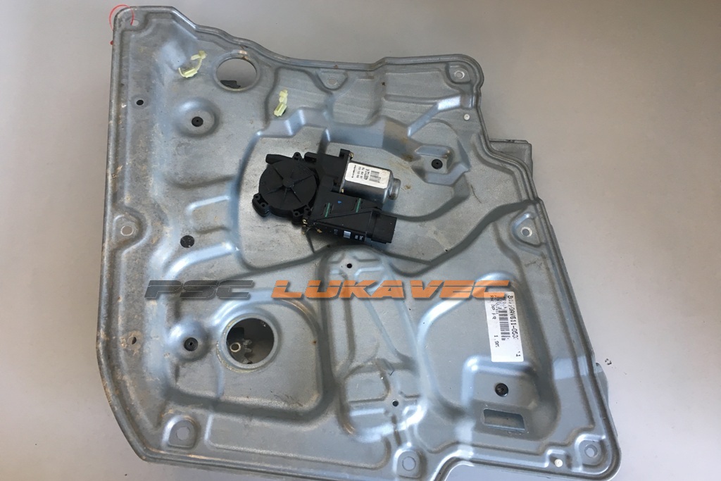 NISSAN PRIMERA PODIZAČ STAKLA PREDNJI DESNI 80770AV611