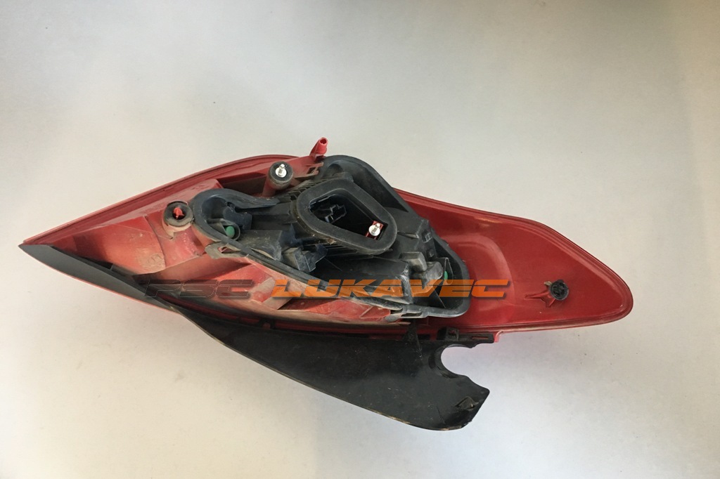 PEUGEOT 308 ŠTOP SVJETLO DESNO 9680425680