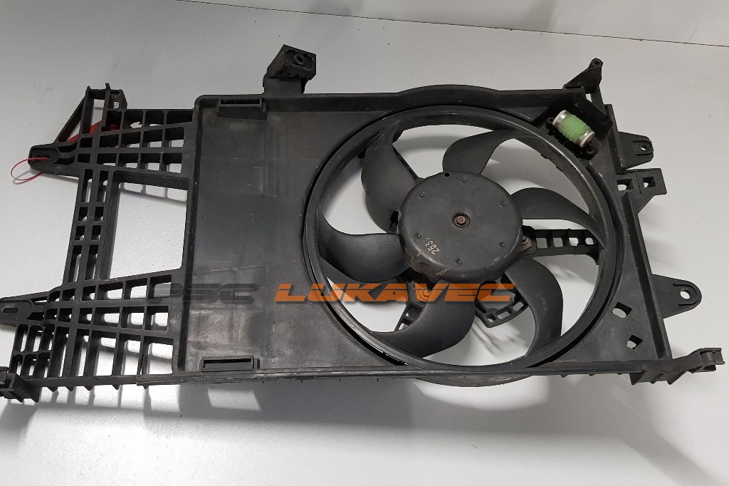 FIAT PUNTO 2 HLADNJAK MOTORA 2002.