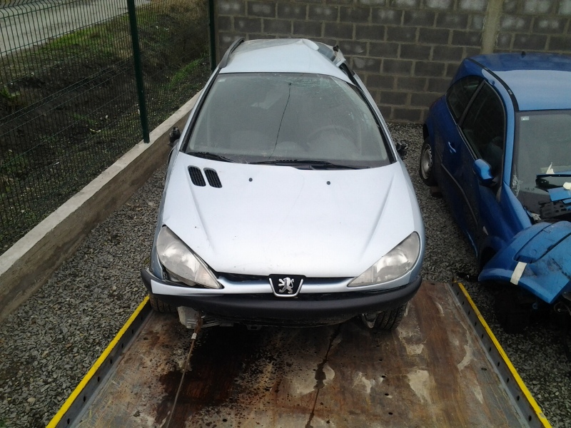 Peugeot 206 1,4 HDi  karavan  dijelovi KARAMBOLIRAN