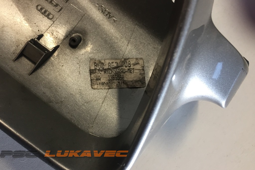AUDI A4 RETROVIZOR POKLOPAC DESNI 8D0857508