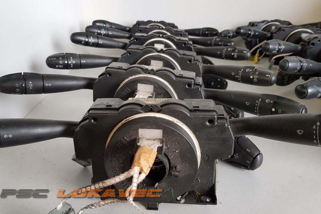 PEUGEOT  ZAVOJNICE VOLANA PEUGEOT RUČICE ŽMIGAVCA COM2000