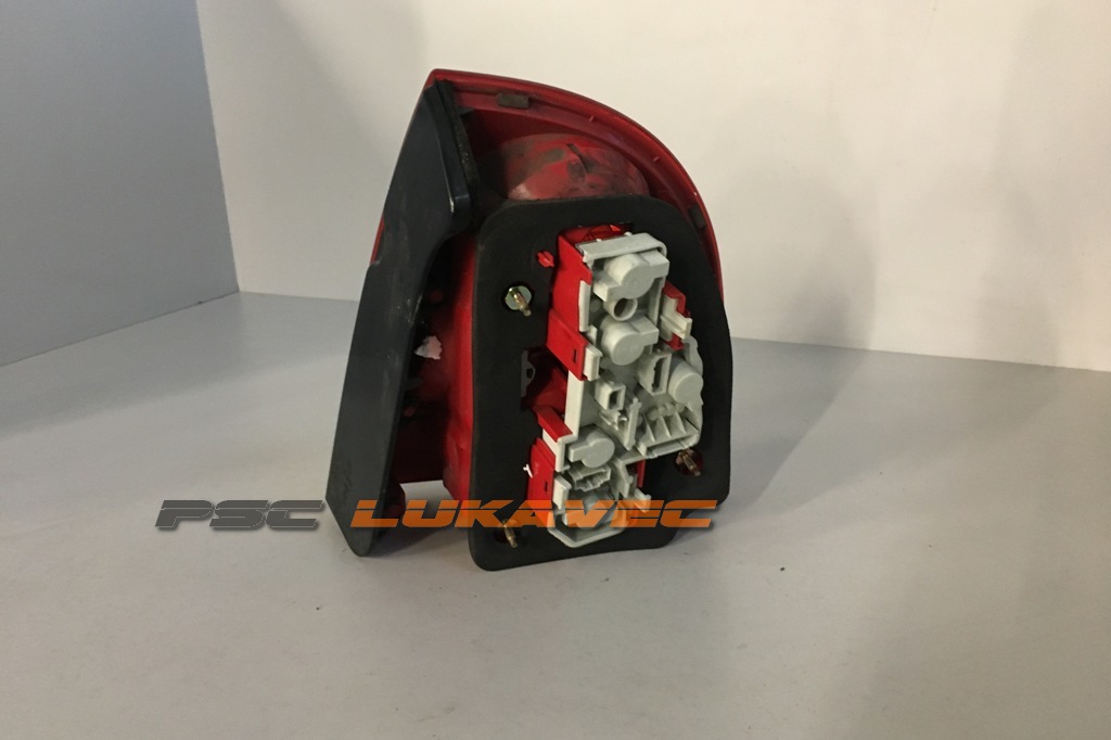 ŠTOP SVJETLO LIJEVO 3B5945095AE PASSAT LIMUZINA