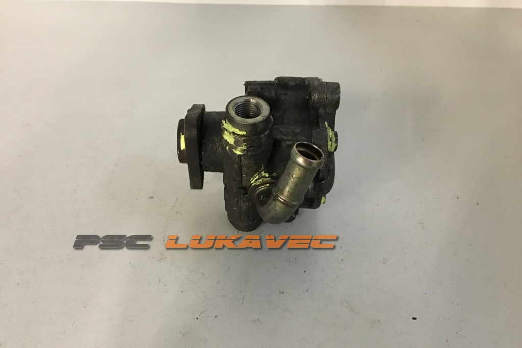 VW PASSAT SERVO PUMPA  8D0145156