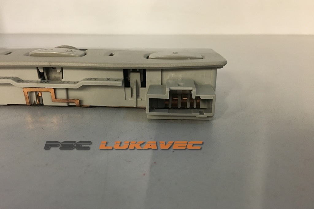 RENAULT LAGUNA 2 SVJETLO KABINE 8200033829