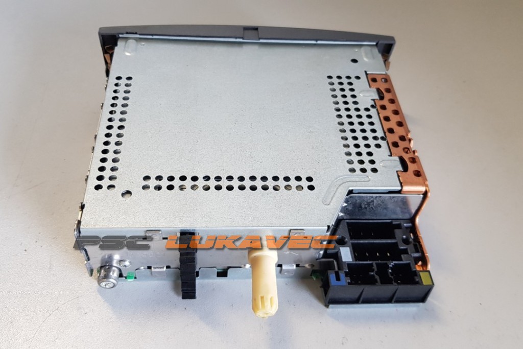 RENAUT SCENIC 2 CD RADIO 8200300859 2004.