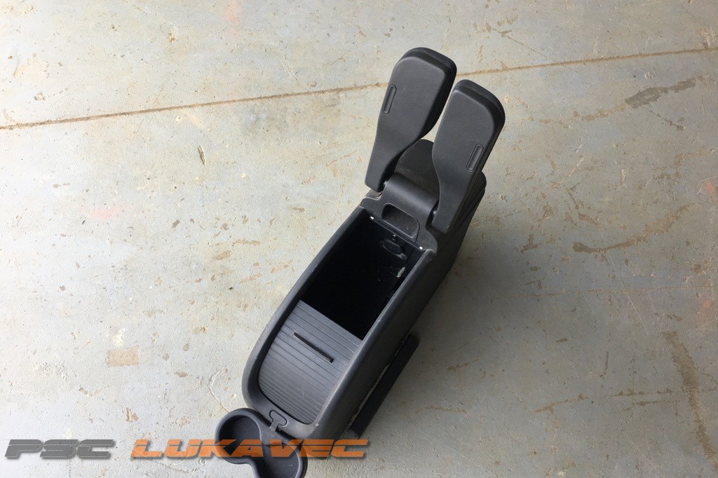 RENAULT SCENIC 2 NASLON ZA RUKU 8200298877