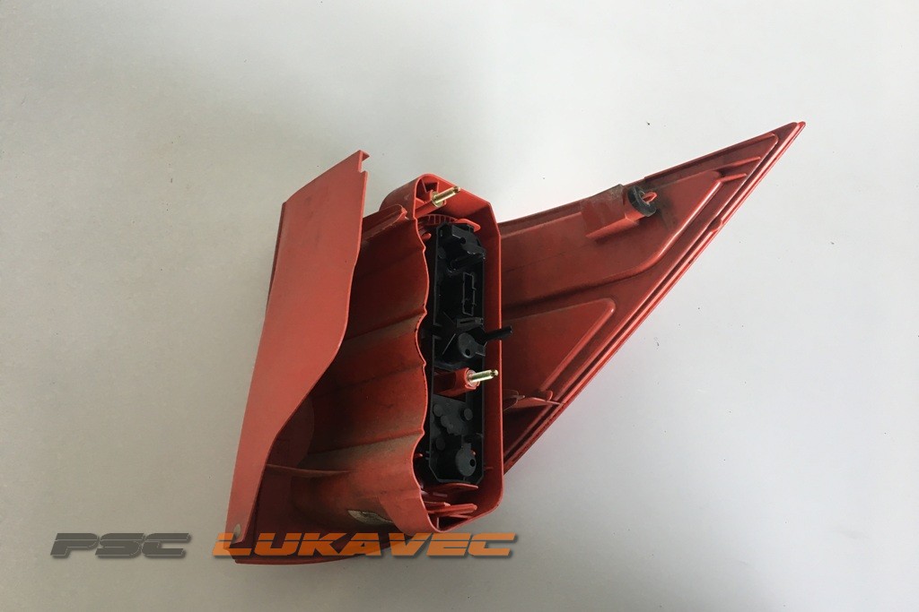 PEUGEOT 1007 ŠTOP SVJETLO DESNO 9646776880