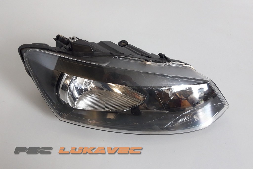 VW POLO FAR DESNI 89093890 2011.