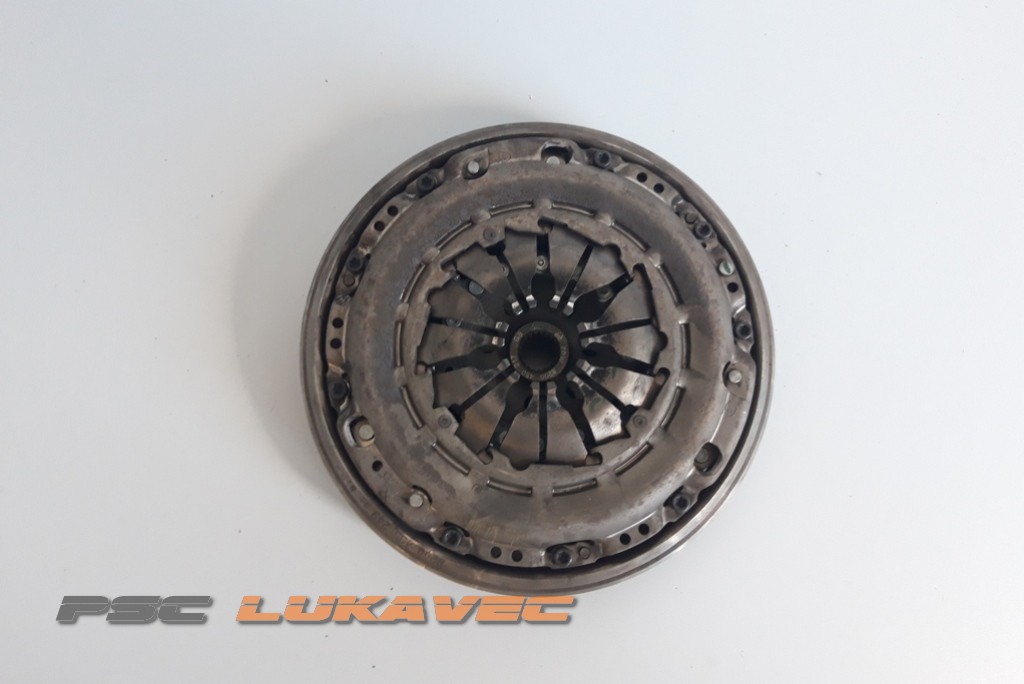 RENAULT MEGANE 3 SET KVAČILA 1.5 DCI ZAMASNJAK 8200495249
