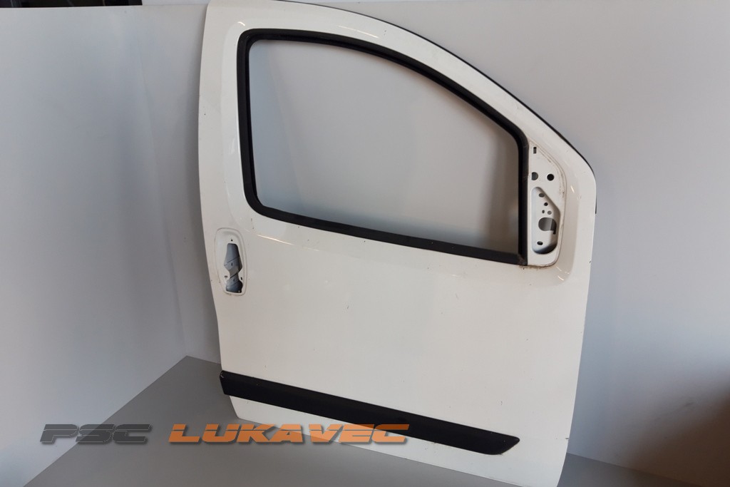 PEUGEOT BIPER VRATA PREDNJA DESNA 2010.