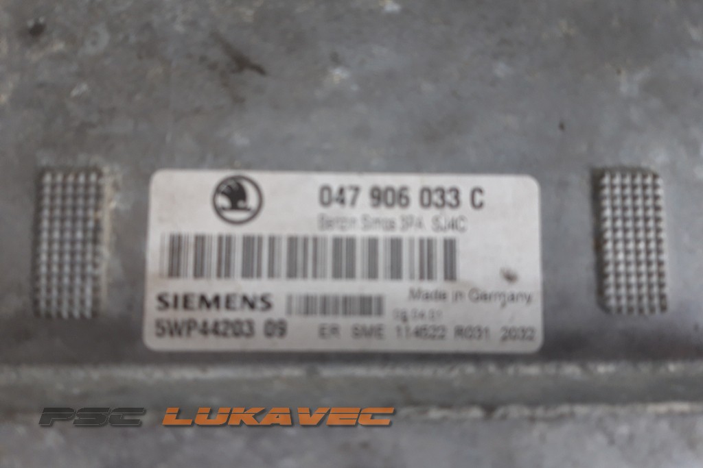 ŠKODA FABIA KOMPJUTER MOTORA 1.4 047906033C