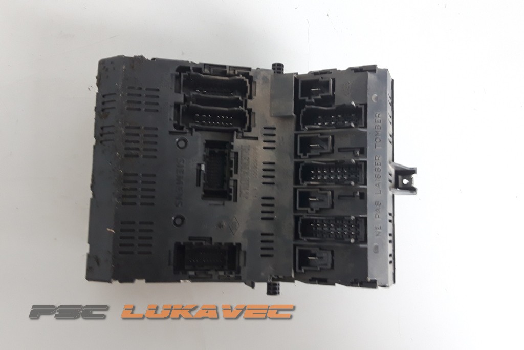 RENAULT MEGANE 1 KUTIJA OSIGURAČA MEGANE UCH 7703297183G