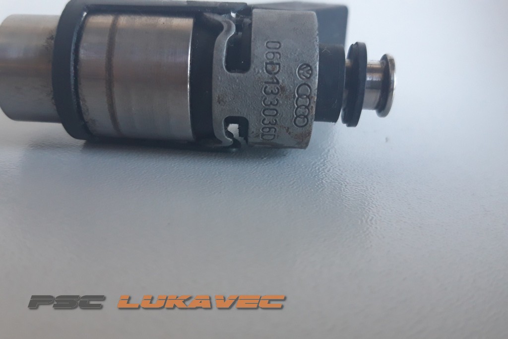 VW DIZNA VW INJEKTOR 2.0 FSI 06D133036D