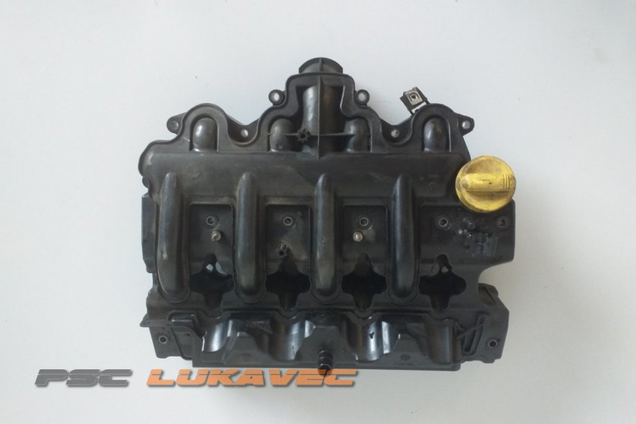 RENAULT 2.2 DCi POKLOPAC VENTIL DEKLA RENAULT 2.2 DCi POKLOPAC MOTORA