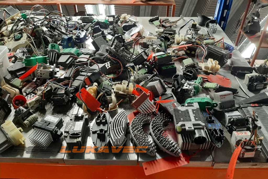 CITROEN OTPORNIK VENTILATORA PEUGEOT OTPORNIK RENAULT OTPORNIK