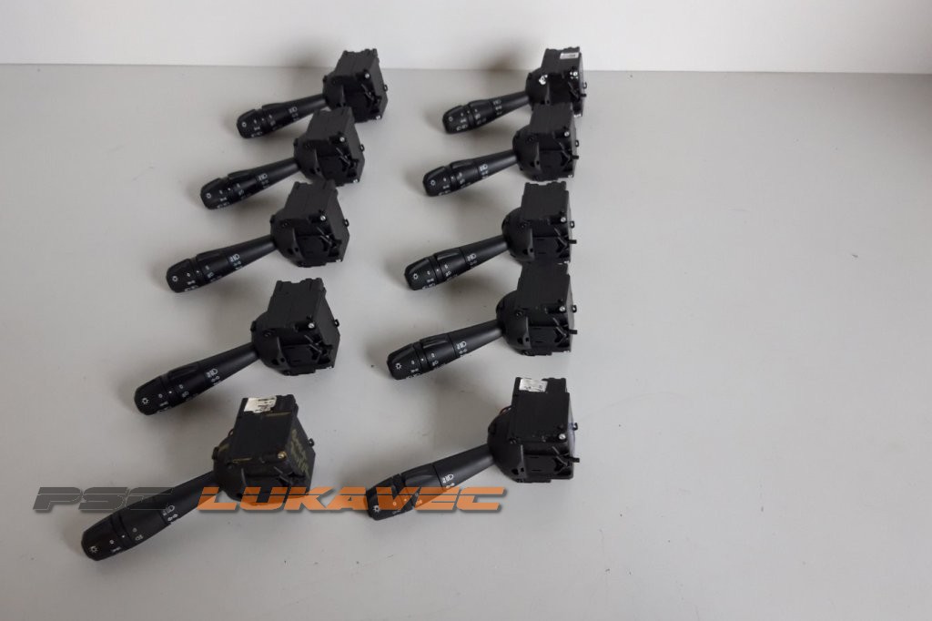 DACIA SANDERO RUČICA SVJETALA 681722712R