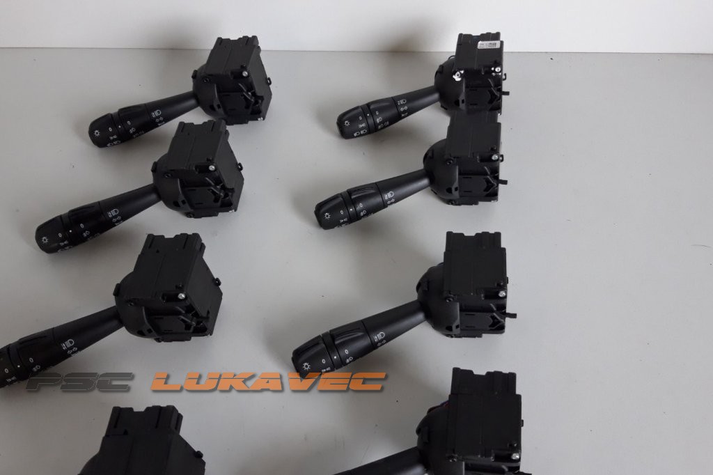 DACIA LOGAN RUČICA SVJETALA 681722712R