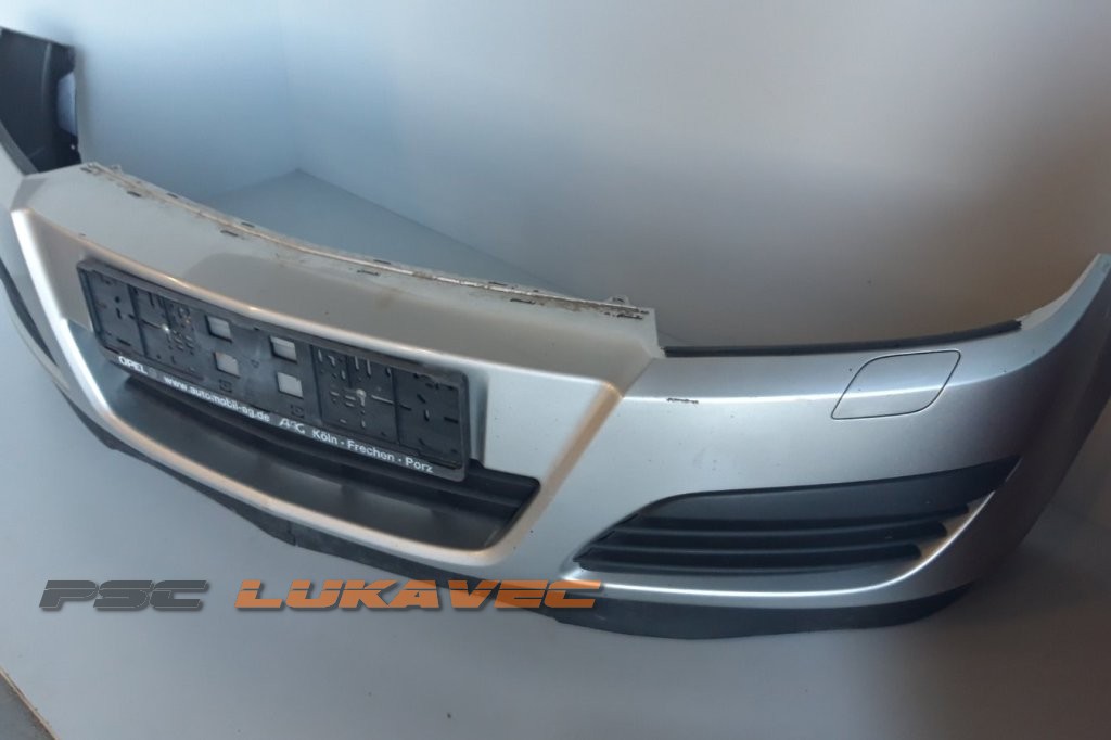 OPEL ASTRA H PREDNJI BRANIK 2005.