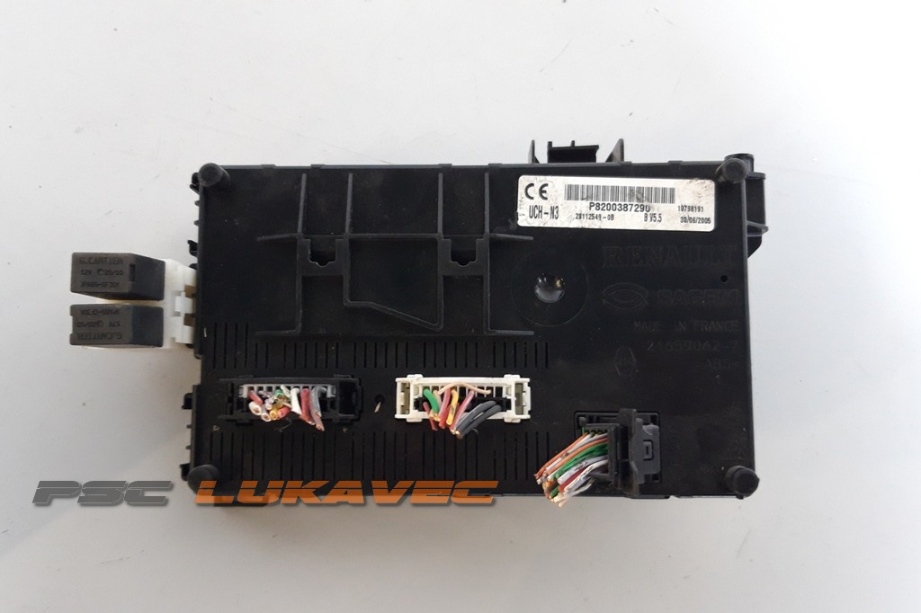RENAULT CLIO 2 KUTIJA OSIGURAČA UCH N3 8200387290
