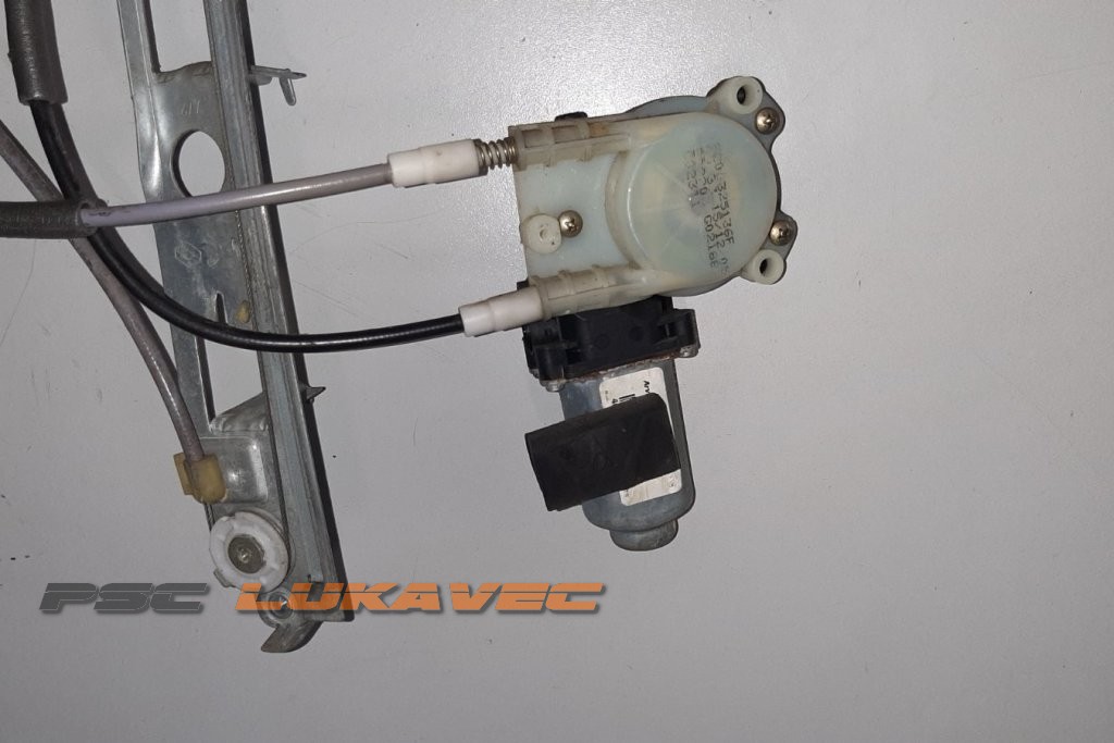 RENAULT MEGANE 2 PODIZAČ STAKLA PREDNJI LIJEVI 8200325136