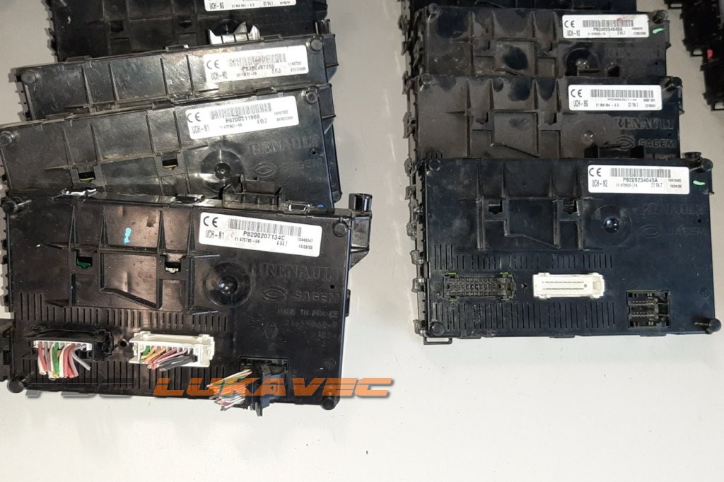 RENAULT UCH MODUL RENAULT UCH KUTIJA OSIGURAČA