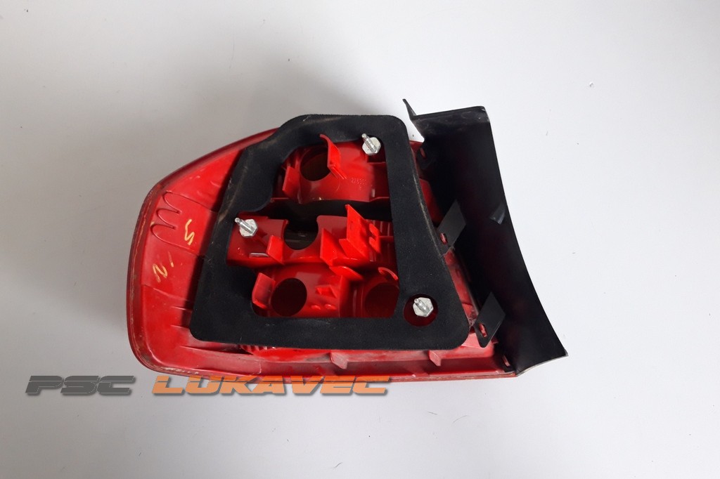 BMW 3 E90 ŠTOP SVJETLO DESNO 6937458