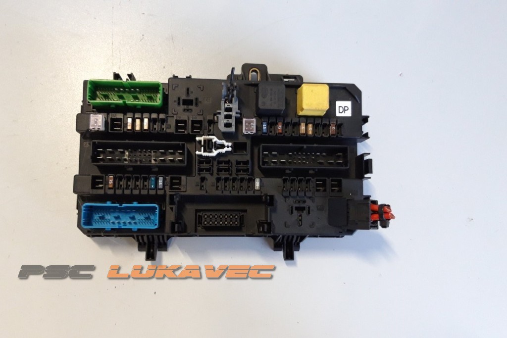 OPEL ASTRA H KUTIJA OSIGURAČA 13181278