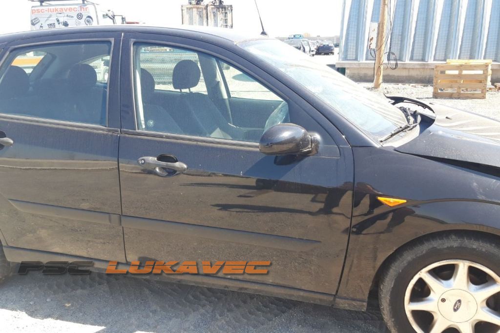 FORD FOCUS VRATA PREDNJA DESNA 2001.