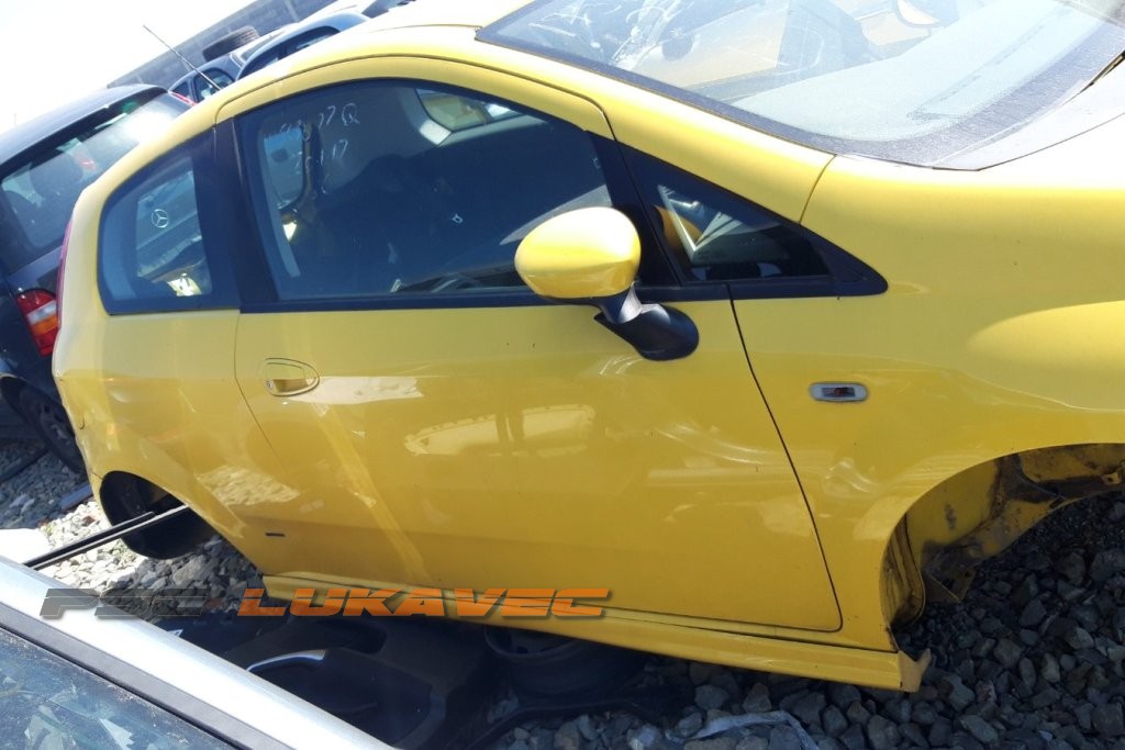 FIAT GRANDE PUNTO VRATA DESNA 2009. 3V