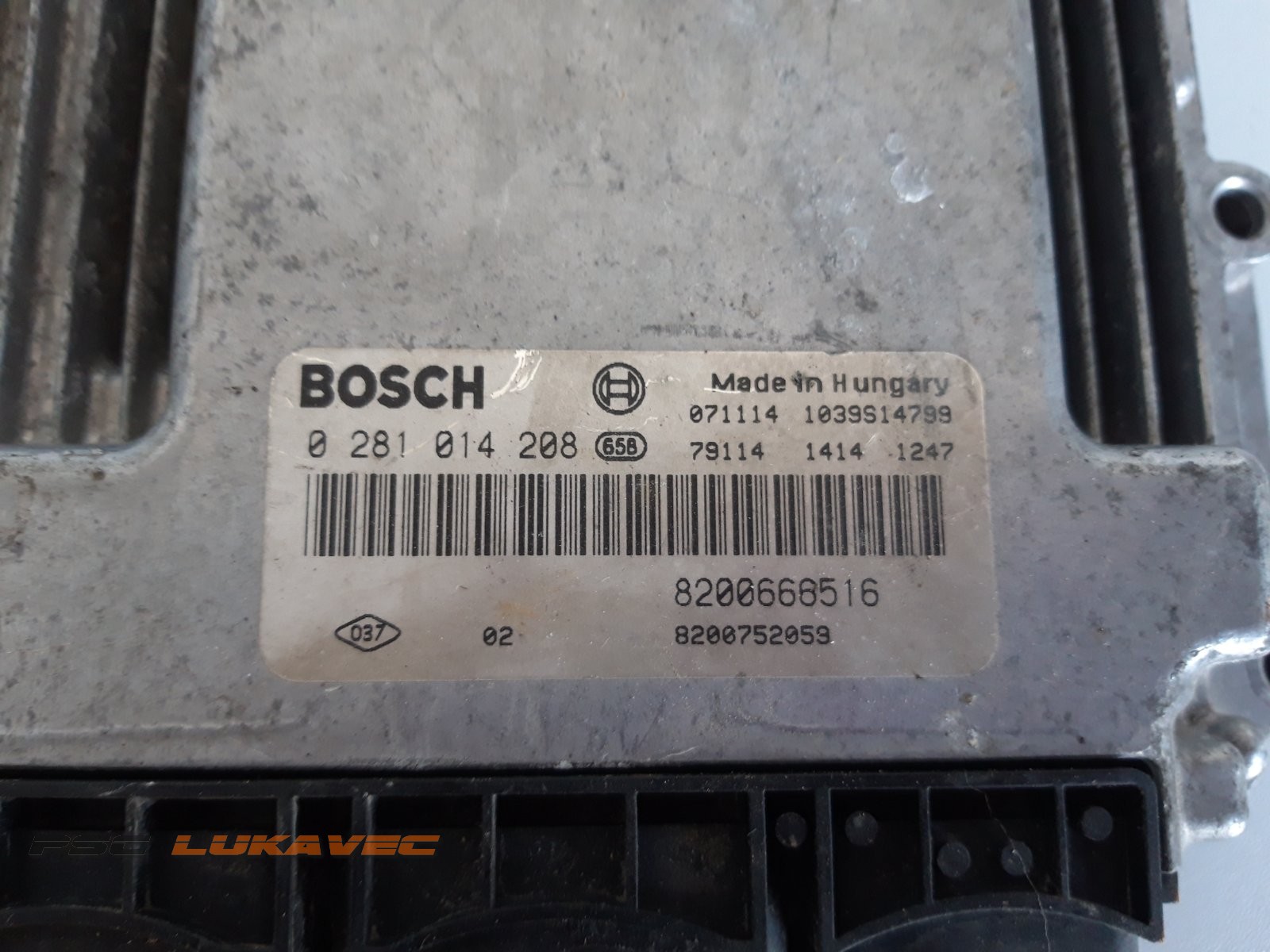 OPEL VIVARO 2.0 CDTi KOMPJUTER MOTORA 8200666516  0281014648