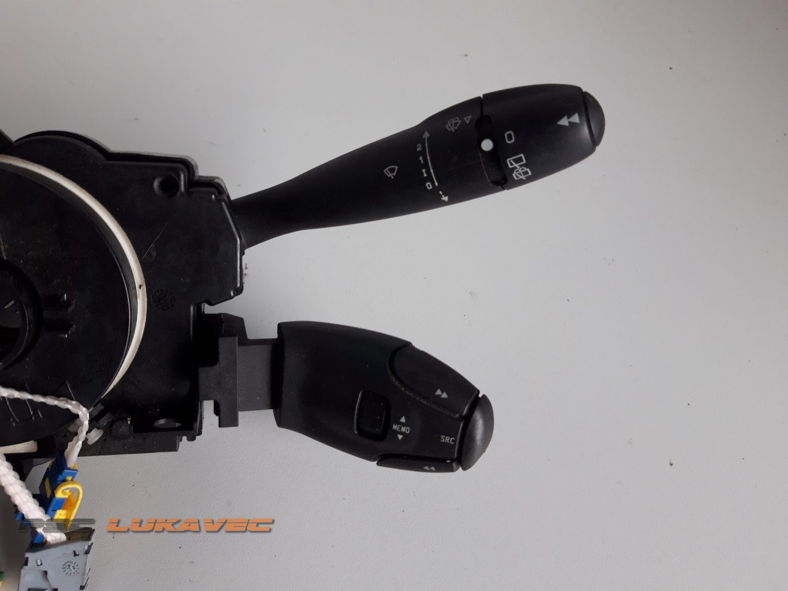 PEUGEOT 307 ZAVOJNICA VOLANA PEUGEOT 307 RUČICE ŽMIGAVCA