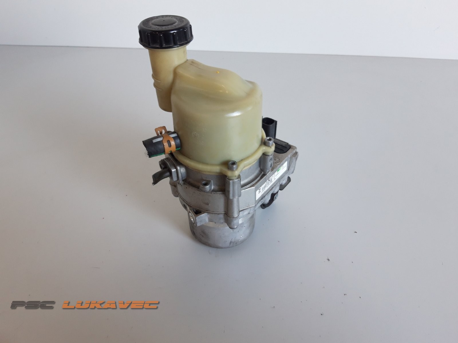 DACIA DUSTER SERVO PUMPA 491108300R 2017