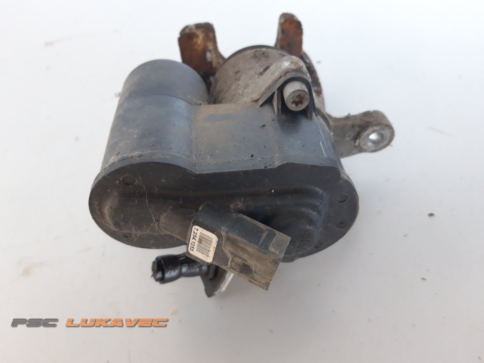 VW PASSAT B6 ČELJUST KOČIONA ZADNJA DESNA 3C0615404E