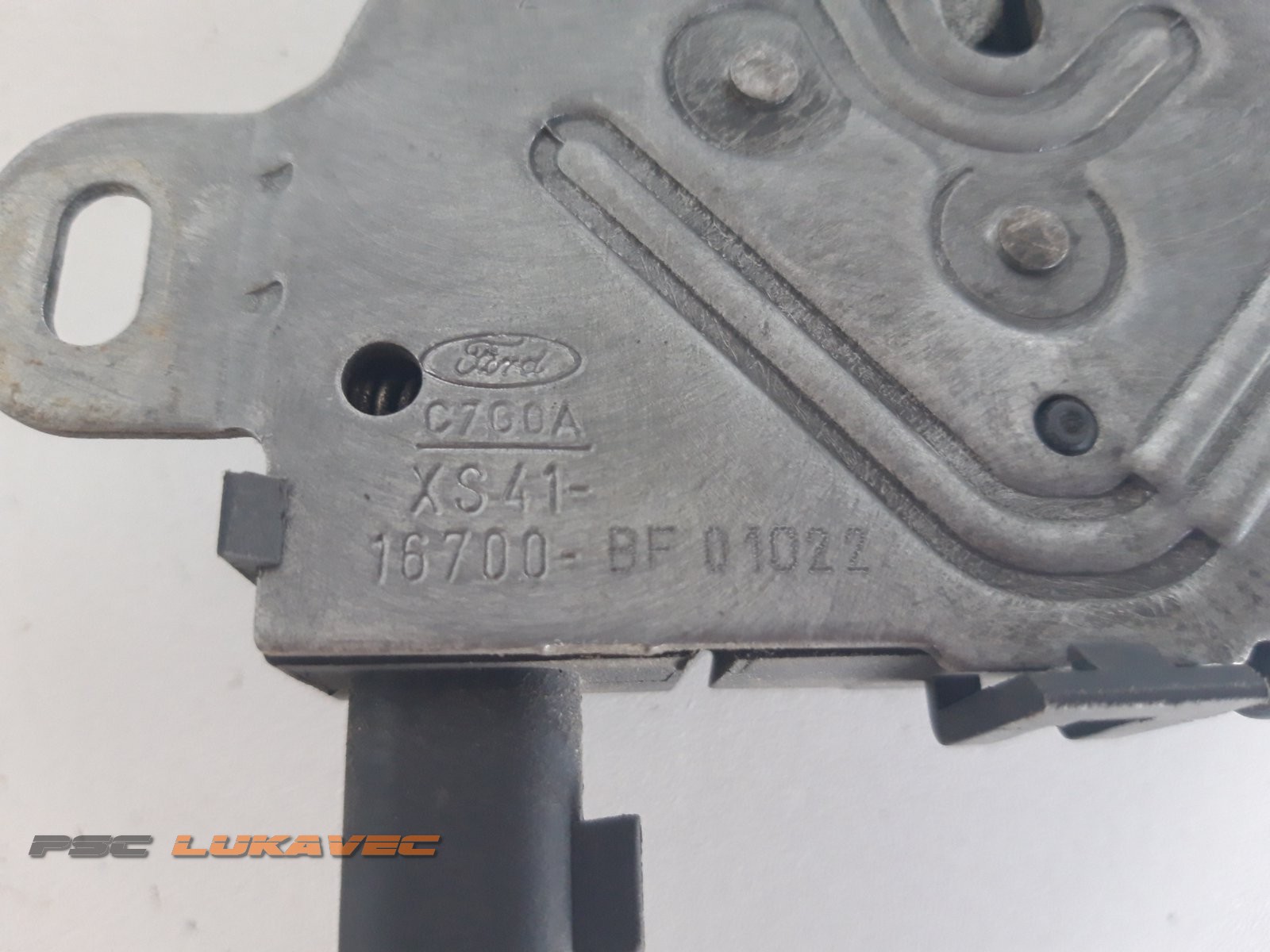 FORD FOCUS BRAVA PREDNJE HAUBE XS4116700BF 2004.