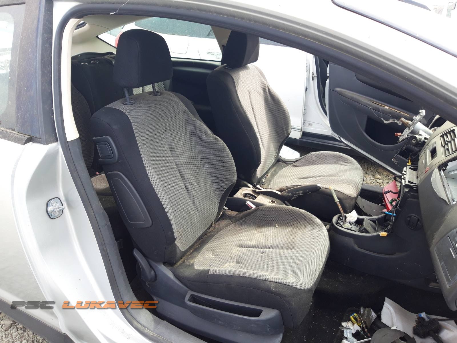 CITROEN C4 COUPE SJEDALA 2006.