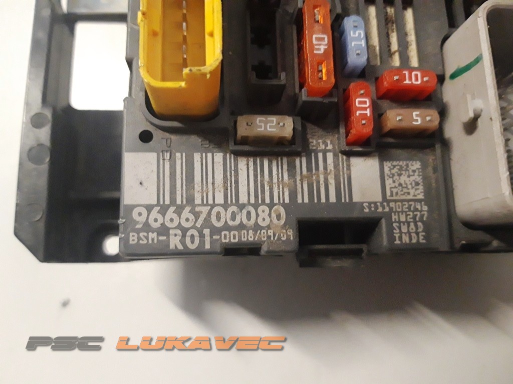 CITROEN C4 PICASSO KUTIJA OSIGURAČA 9666700080 R01-00