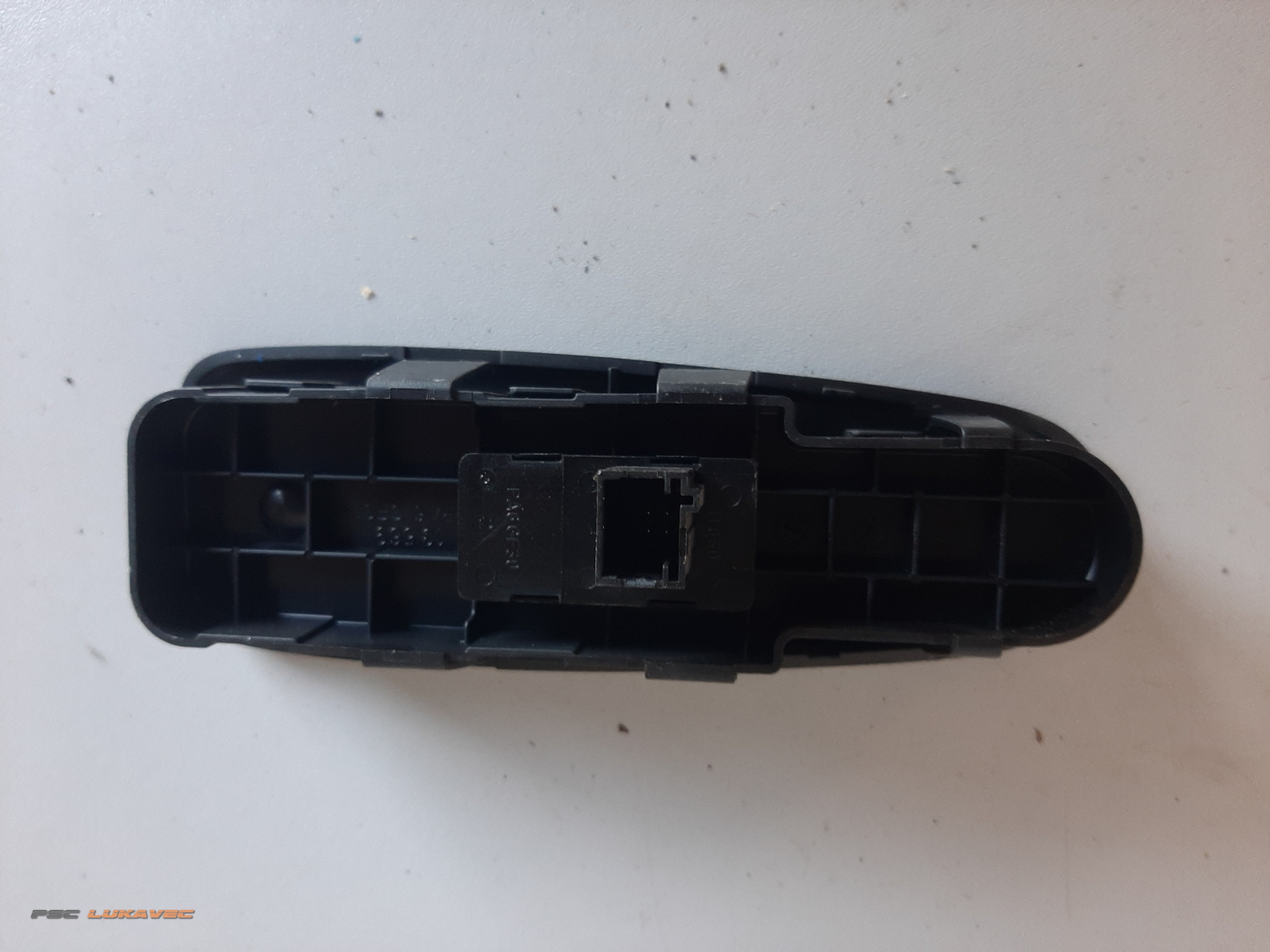 CITROEN C4 PICASSO PREKIDAČ PODIZAČA STAKLA PREDNJI DESNI 96590662XT