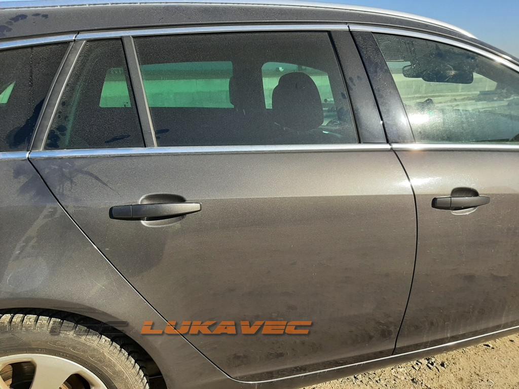 OPEL INSIGNIA VRATA ZADNJA DESNA 2011.